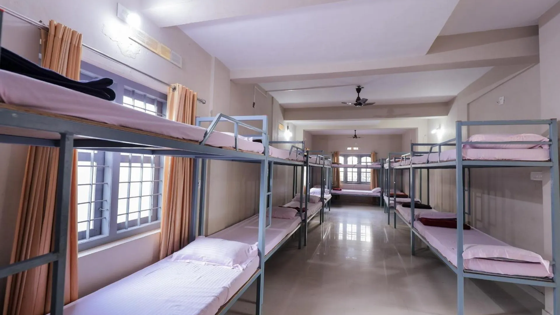 Hotel Wintergates Padinjarathara India