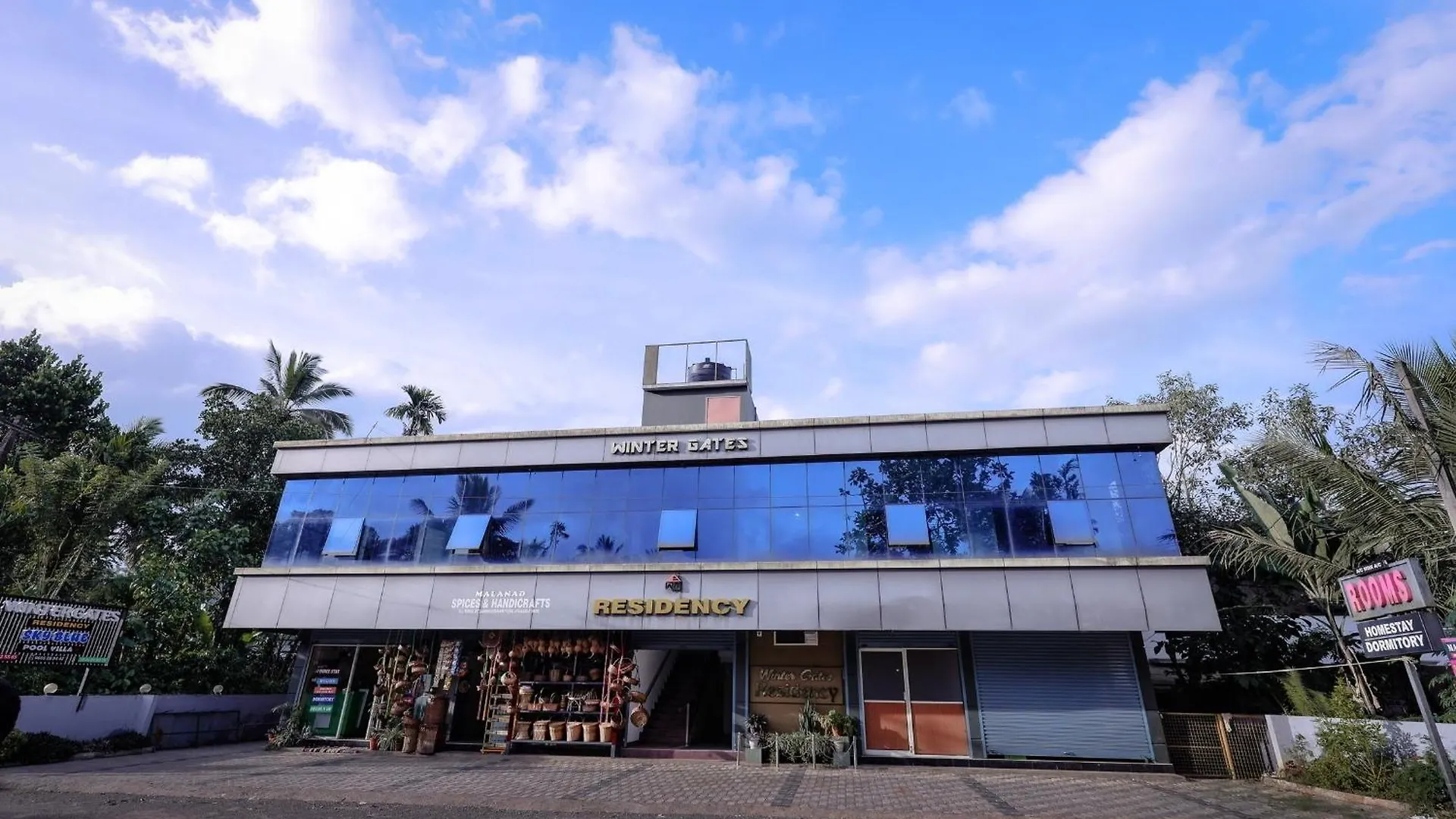 Hotel Wintergates Padinjarathara